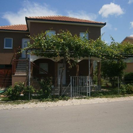 Apartman Boki เทรบินเย ภายนอก รูปภาพ