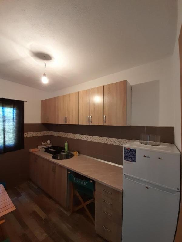 Apartman Boki เทรบินเย ภายนอก รูปภาพ