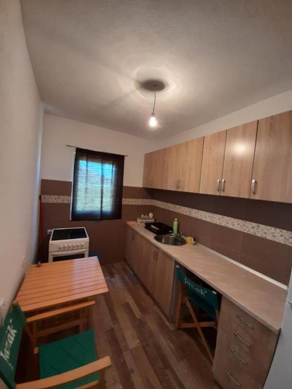 Apartman Boki เทรบินเย ภายนอก รูปภาพ