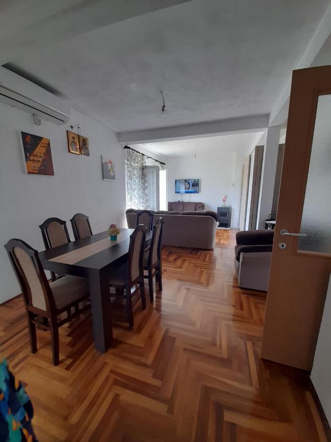 Apartman Boki เทรบินเย ภายนอก รูปภาพ