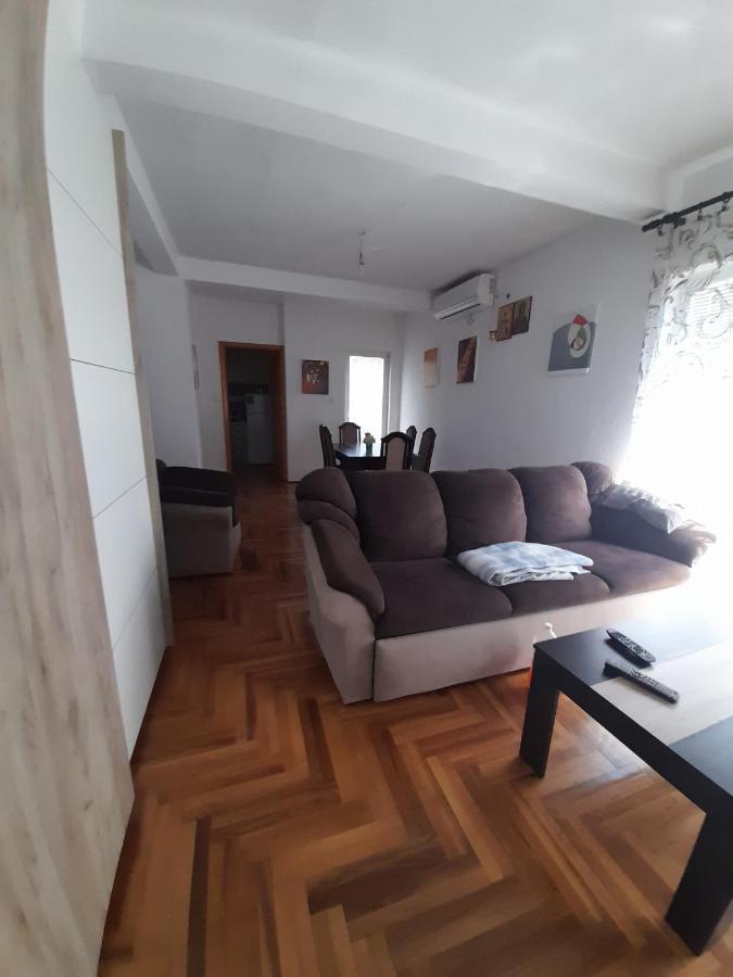 Apartman Boki เทรบินเย ภายนอก รูปภาพ