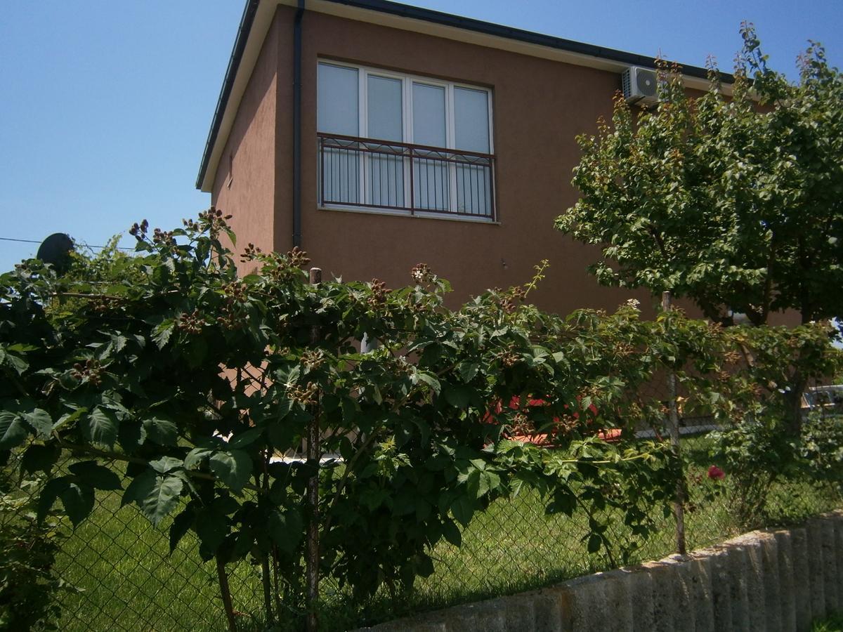 Apartman Boki เทรบินเย ภายนอก รูปภาพ